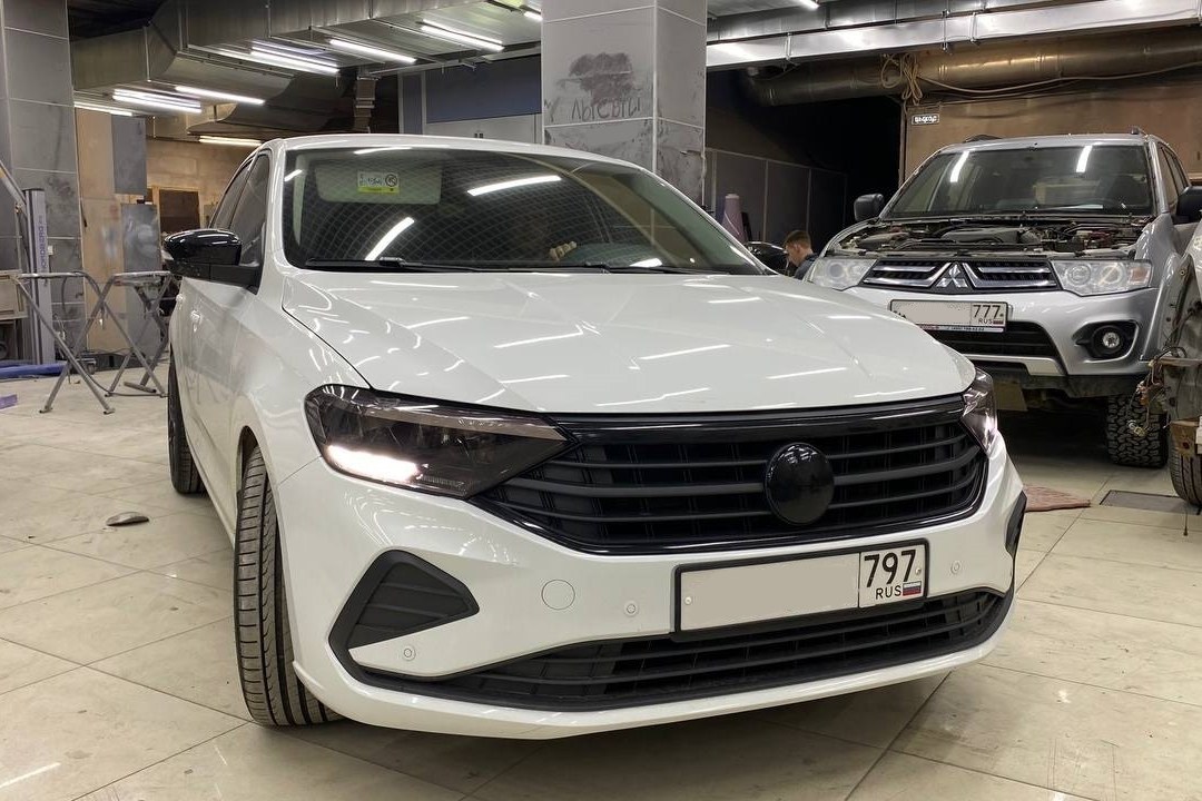 Volkswagen в детейлинг-боксе после работ